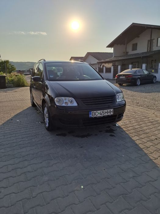 VOLKSWAGEN Touran