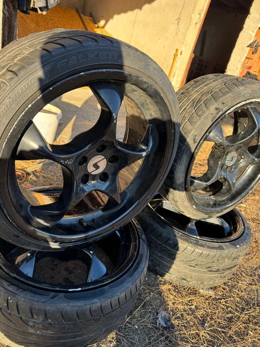 Jante aluminiu și cauciucuri de 18