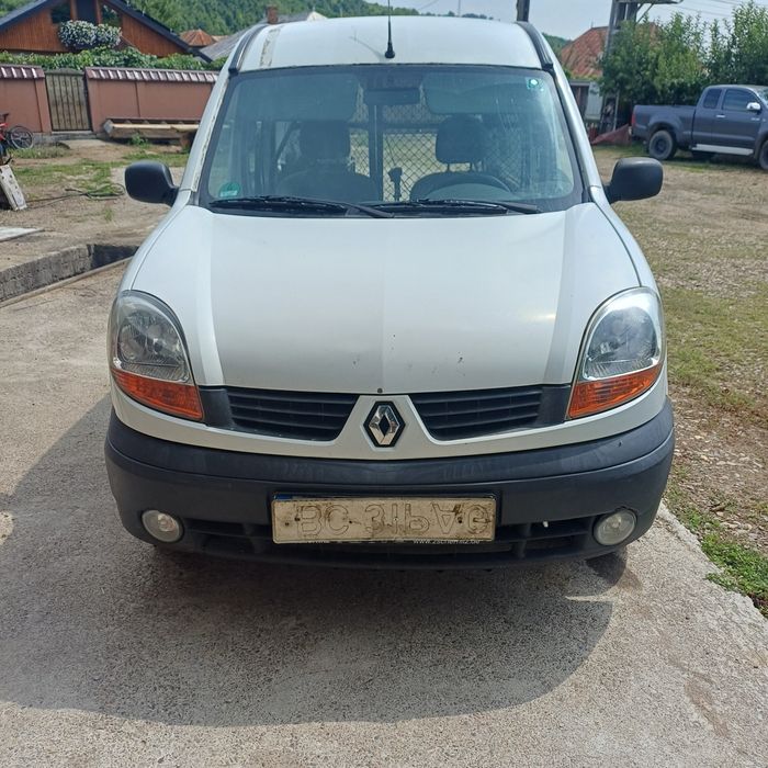 vând kangoo ,în stare foarte bună