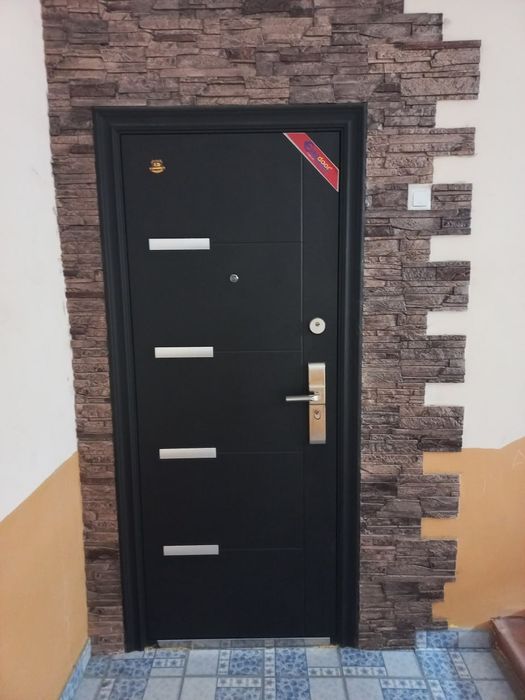 3 xonalik uy sotiladi.