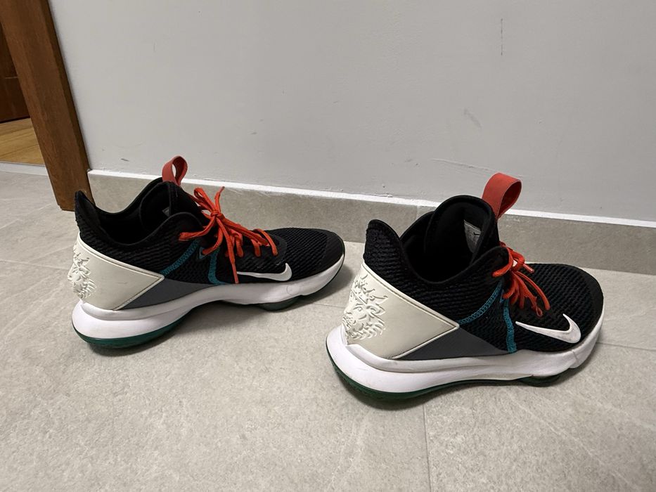 Маратонки NIKE Lebron Witness IV