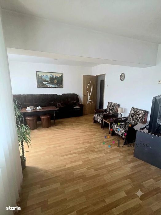 3 Camere Decomandat 75 mp , Etaj 3/4 | Vedere la Pădure, 2 Băi, Boxă i — fotografia 3