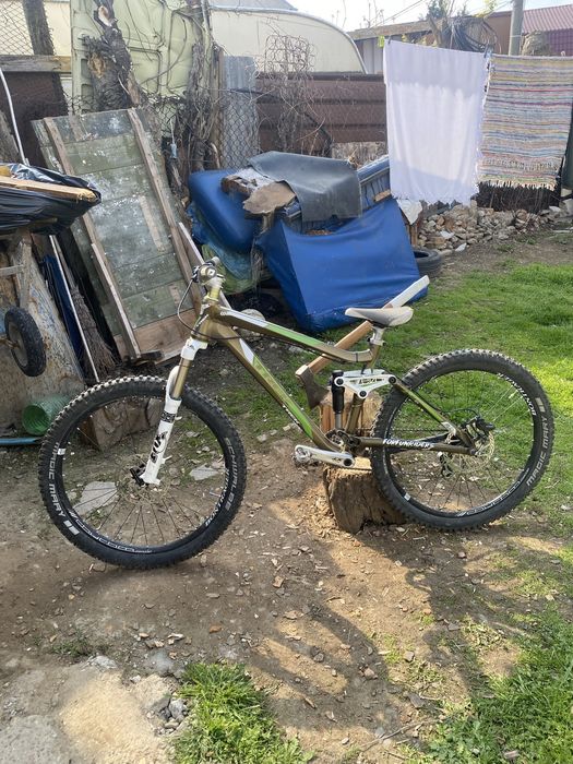 Vand bicicleta trek fuel ex 8 in stare perfecta !