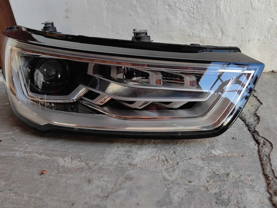 Фар Audi A1 Bi-Xenon LED десен / Фар Ауди А1 Оригинален