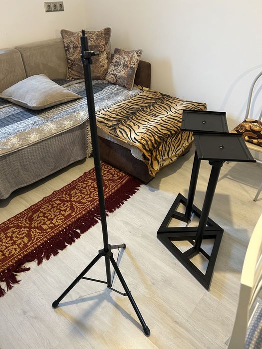 MICROFON STUDIO RODE NT1 vBlack 5thGENERATION si stativ cu scoica