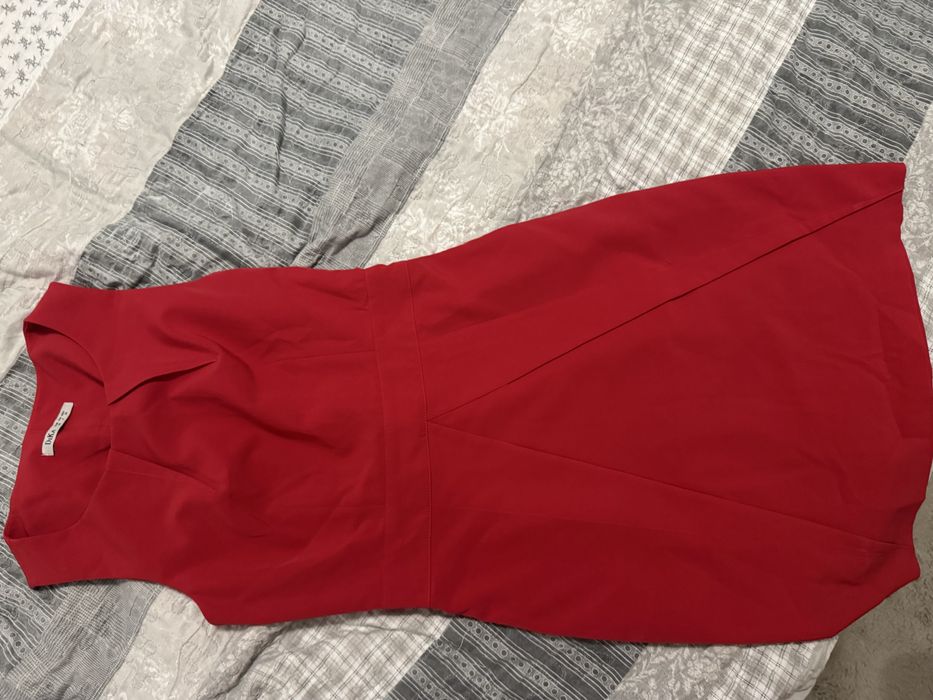 Елегантни рокли Dika