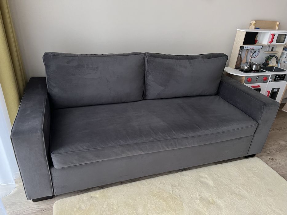 Разтегателен диван