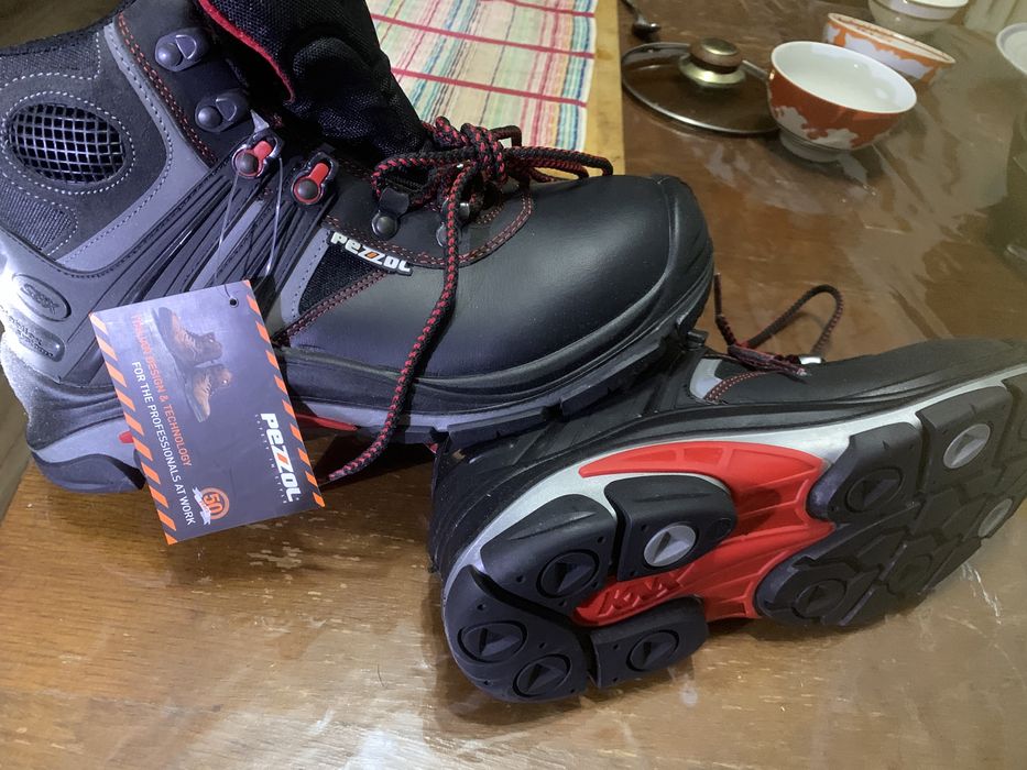 Мужские ботинки