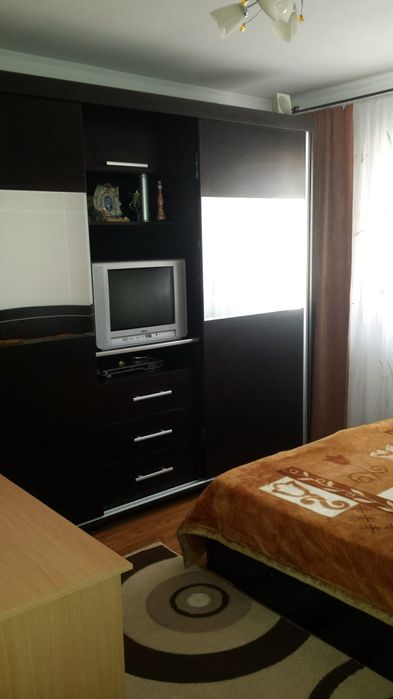 Proprietar vind apartament 2 camere Mioveni