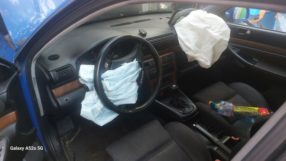 Ауди А4 B5 1.6 На части