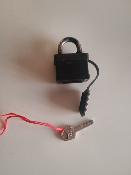 Замок навесной  отличный