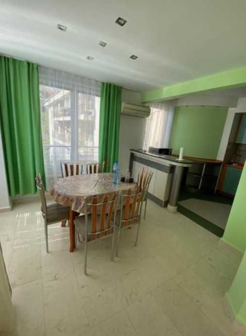 Дава се под наем Тристаен апартамент в София, Център - 126 кв.м за 1200 € - Снимка #2