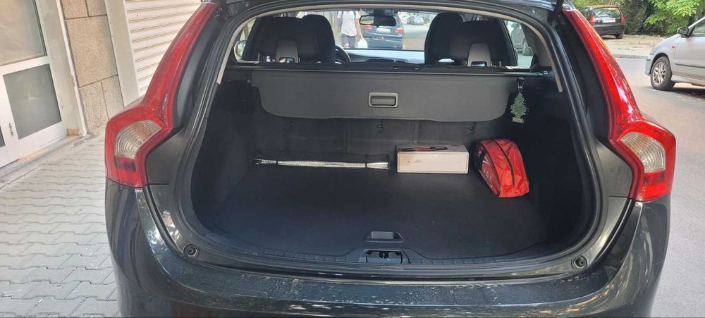 Volvo V60 2.0 гаражна