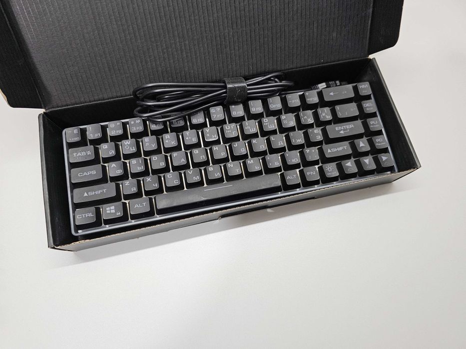 ПРОДАМ Клавиатура игровая проводная 2E GAMING /2E-KG345TR RGB 68KEYS.