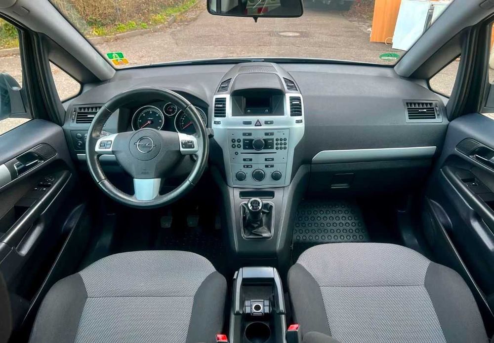 Opel zafira 2012
