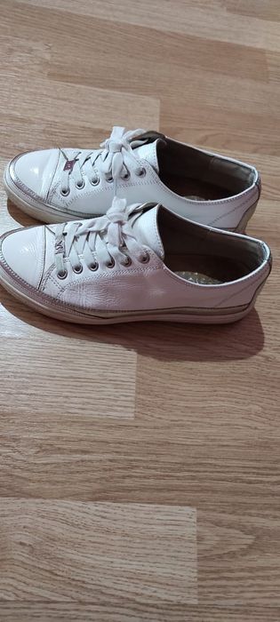 Кеды светлый цвет