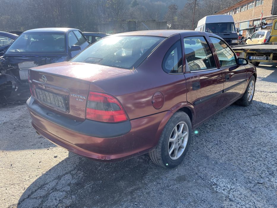 Opel Vectra 1.8 115hp 1997 На Части