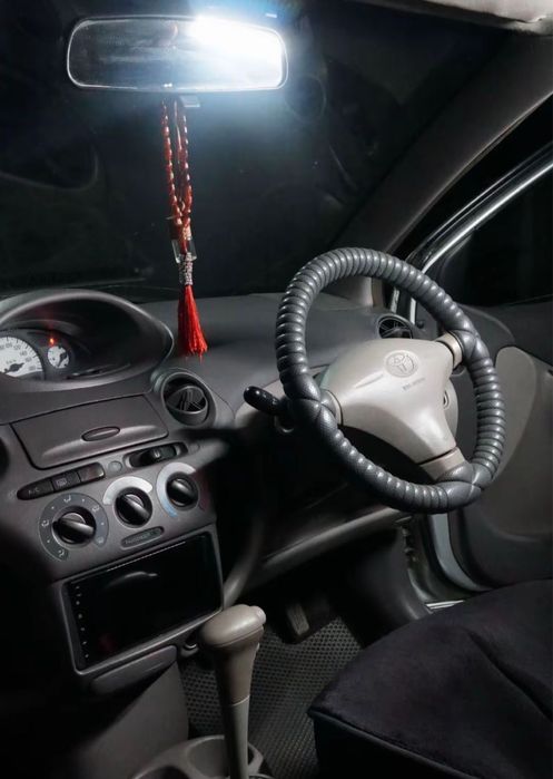 Продам машину Toyota platz