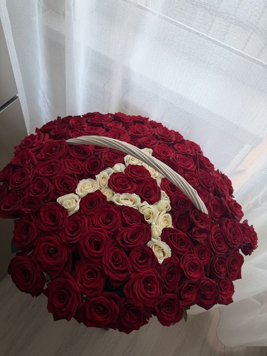 Продам 101 розу с буквой А
