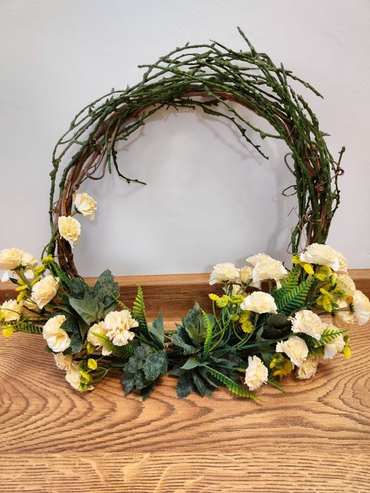 Лот! Цена 20 лв + Подарък венец.
1. Рамка за снимка от Икея. /с целофа