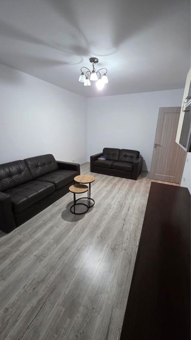 Inchiriez apartament 3 camere