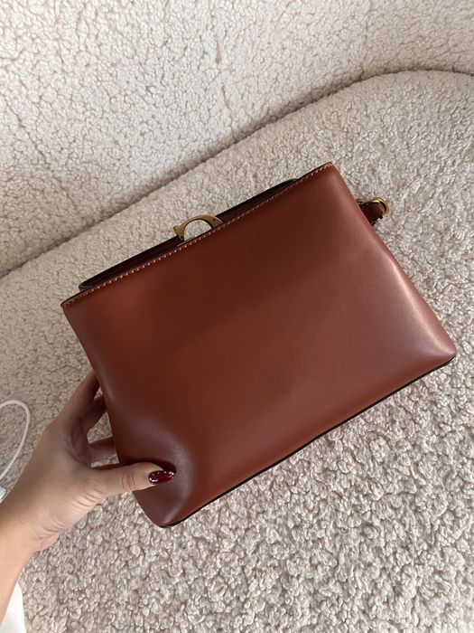 Чанта Guess в кафяво