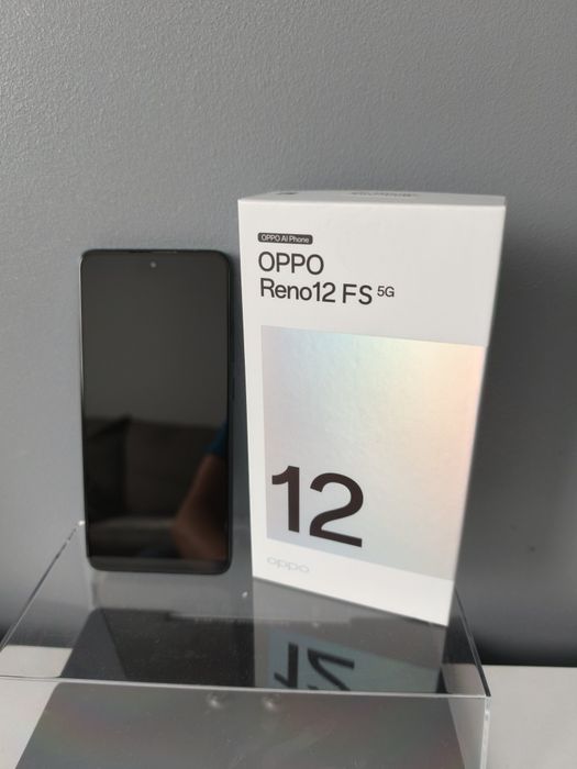Oppo Reno 12 FS cu 12GB RAM și 512 GB