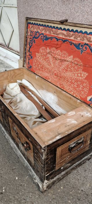 Cufar vechi din lemn masiv,lada