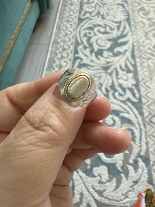 Продается серебренное кольцо