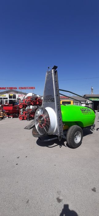 Опрыскиватель Садовый пирамида 2000л