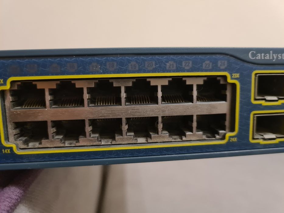 Switch CISCO SYSTEMS WS-C3560G-24PS-S V05, funcțional.