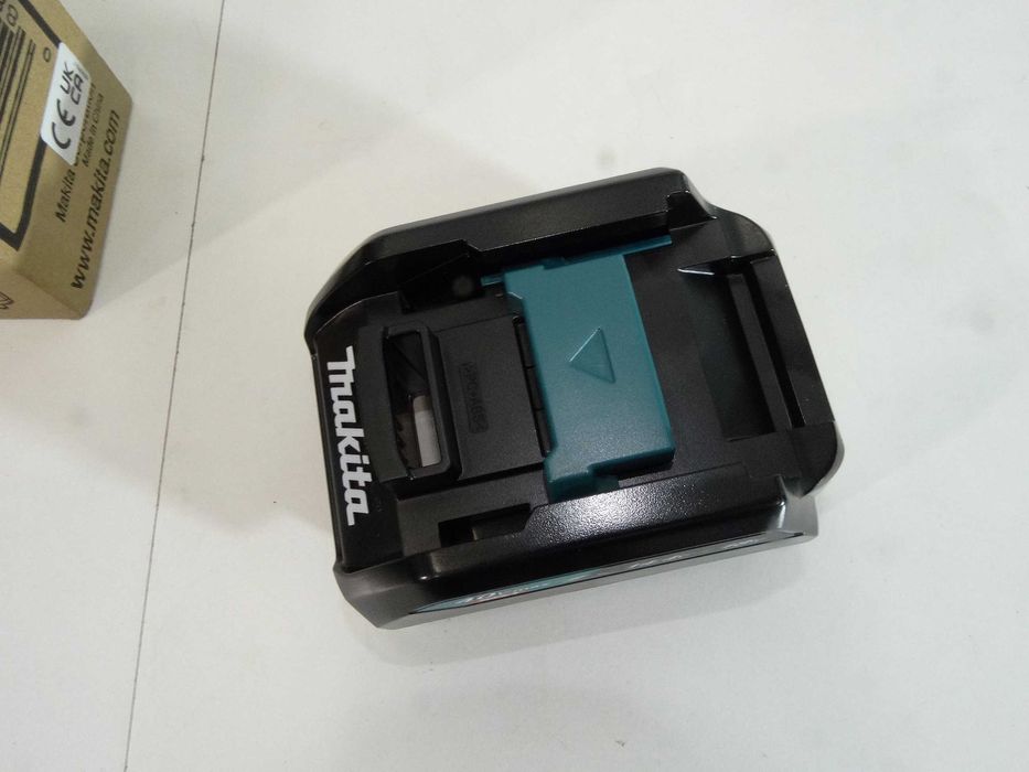 Makita ADP 10 - Адаптор за батерии Макита от 40 V към 14.4 - 18 V гр ...