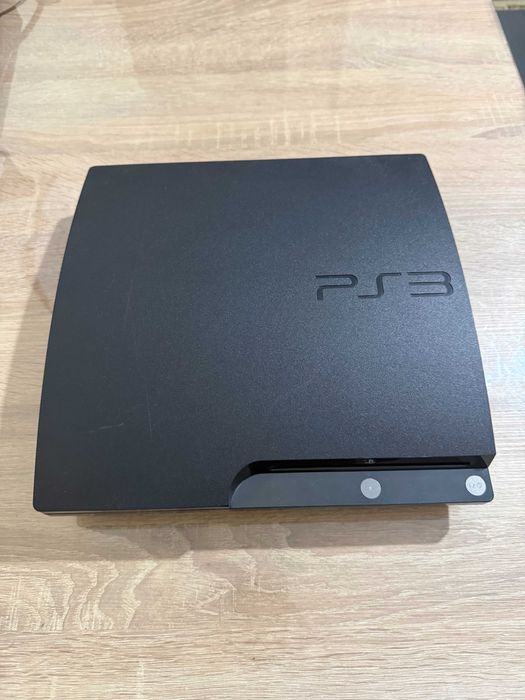 PS3 Slim 320 GB в много добро състояние!