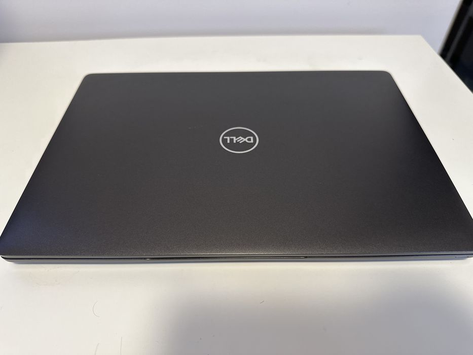 Dell 5300 Laptop 13’’ i7 Gen8 16 Gb DDR4 256Gb SSD NVMe Win 11 Pro OEM