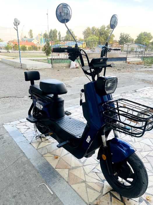 Skuter sotiladi ( holati ideal )