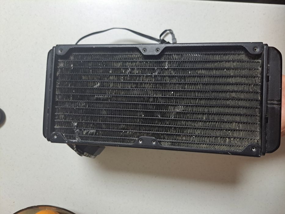 CORSAIR Hydro Series H100i v2