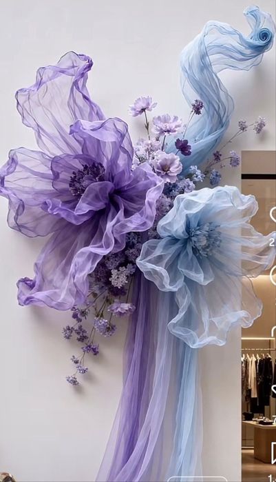 Фотозона с объемными цветами