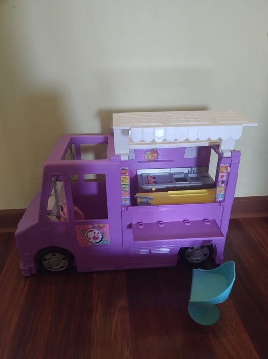 Set Barbie Rulota cu mancare
