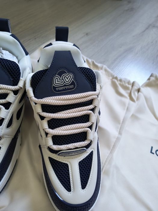 Louis Vuitton skates navy blue 42