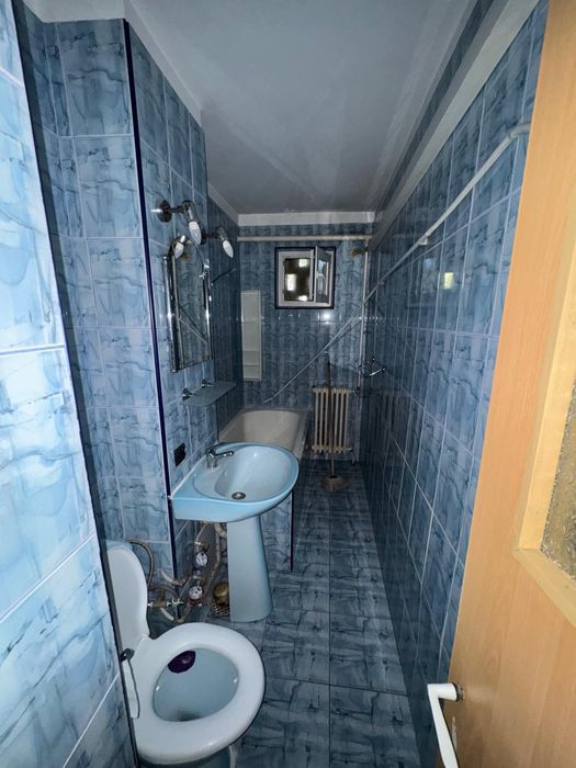 Apartament de vânzare - Craiovița Nouă