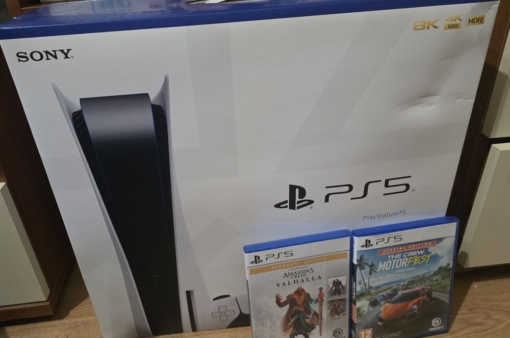 PlayStation 5 конзола с 2 игри на диск