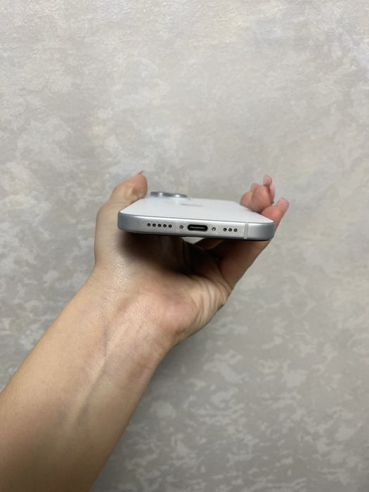 срочно продам айфон 15
