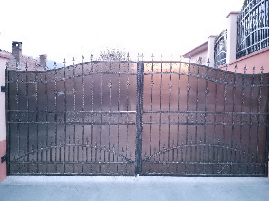 Porți din fier forjat