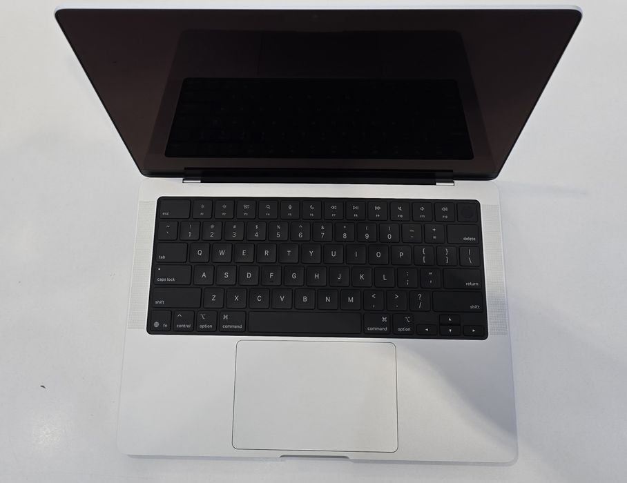 MacBook Pro 14 M5 16/512 5 циклов