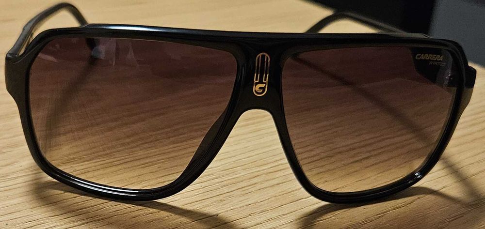 Чисто нови слънчеви очила Carrera