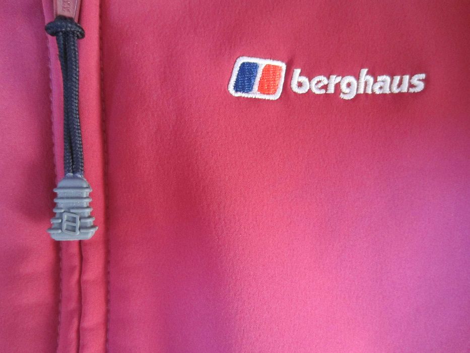Geaca termica dama Berghaus, masura 12, 84%Poliester+16%Elasthan, culoare rosu-cyclame,  stare f.buna-ca noua, Indonezia