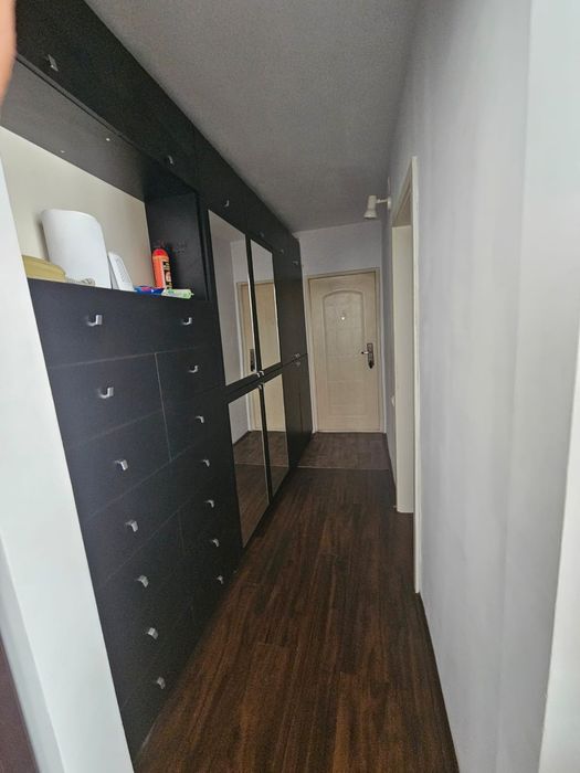 Inchiriez apartament cu 2 camere + living