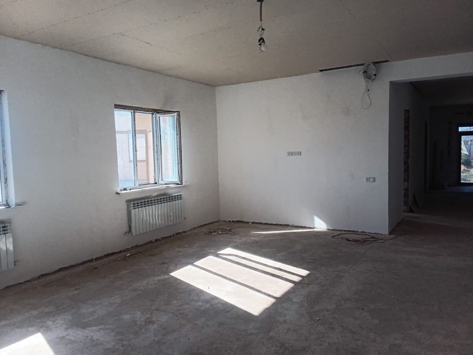 Продается 252кв.мт. 4х комн. черн. дом.