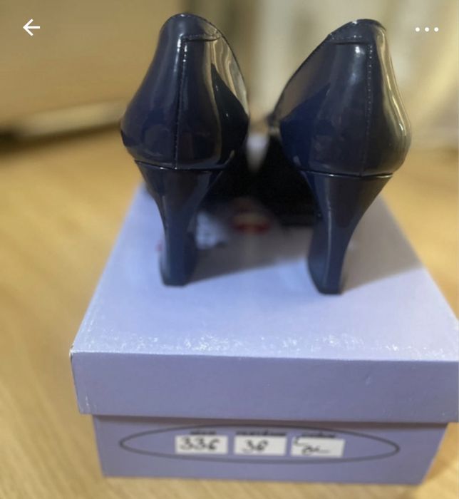 Pantofi din piele lacuita