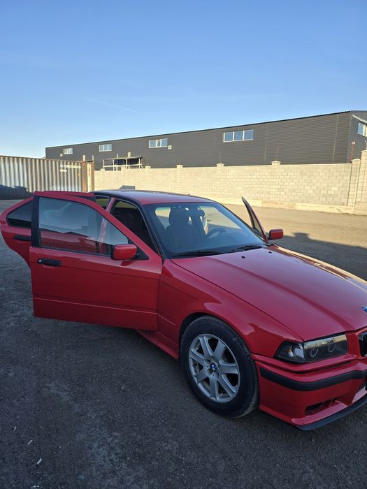 ПРОДАМ BMW 318 в хорошем состоянии